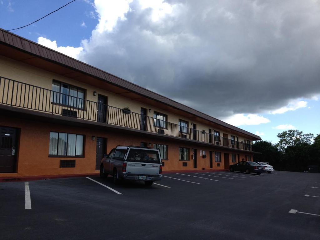 Americas Best Value Inn North Port Exteriör bild